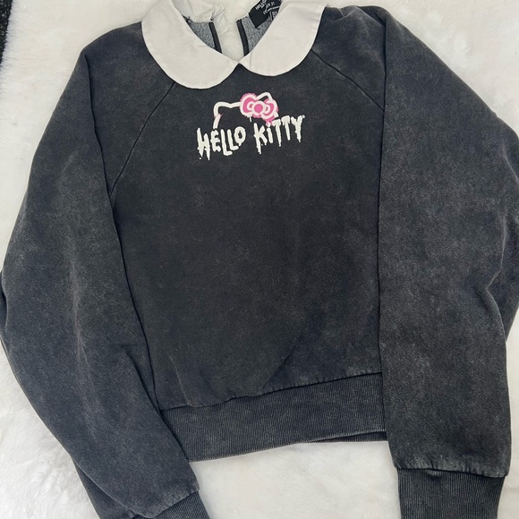 Forever 21 Black and White Hello Kitty Sweatshirt - Picture 1 of 6